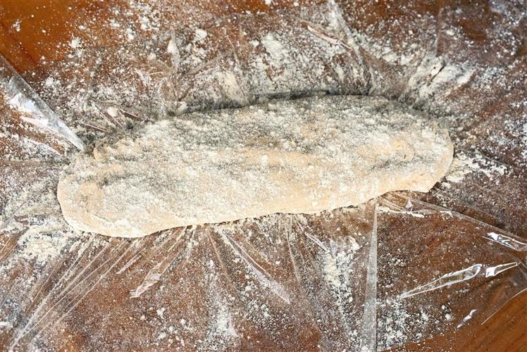 Dinkelbaguette mit Kardamom - Hannas Töchter Dinkelbaguette mit Kardamom - Hannas Töchter