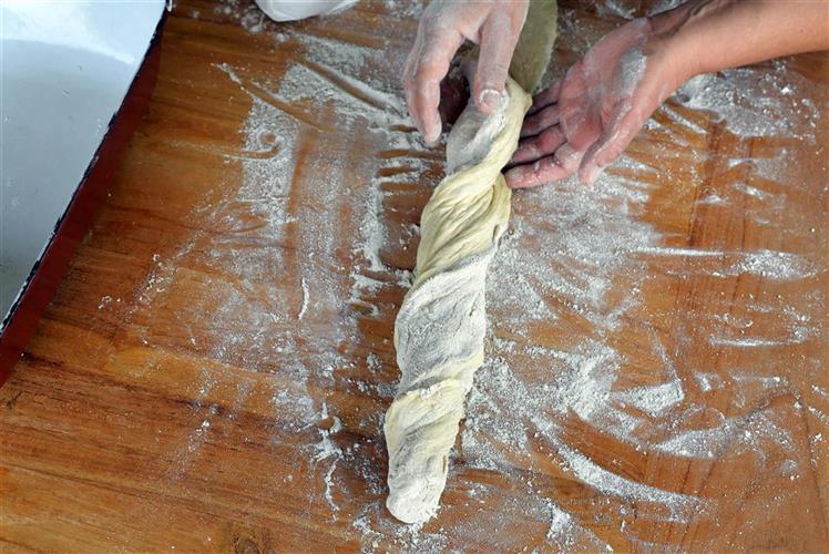 Dinkelbaguette mit Kardamom - Hannas Töchter Dinkelbaguette mit Kardamom - Hannas Töchter