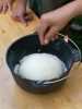 Backen am Kohlemeiler